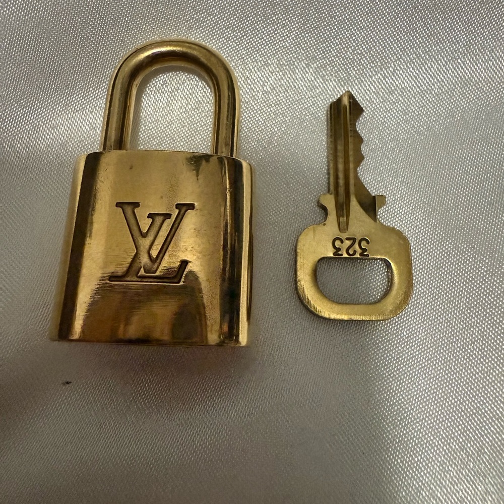 Louis Vuitton Gold Lock & key #323